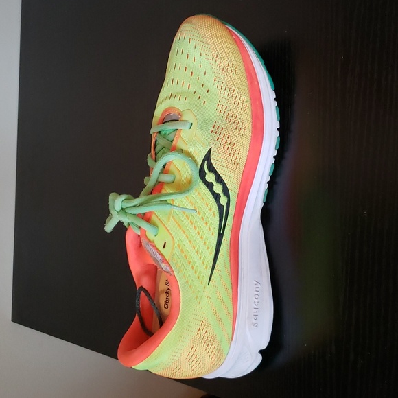 Saucony Ride 13 Powerrun Pre-owned sz10. Wear on left shoe pictured. - Picture 4 of 11